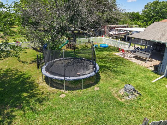500 S Pecan Creek Trail, Valley View, TX 76272