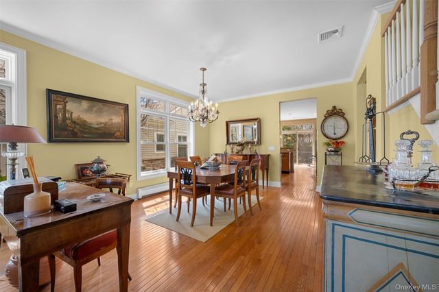 333 E Overlook, Port Washington, NY 11050