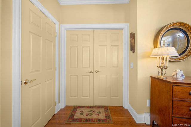 333 E Overlook, Port Washington, NY 11050