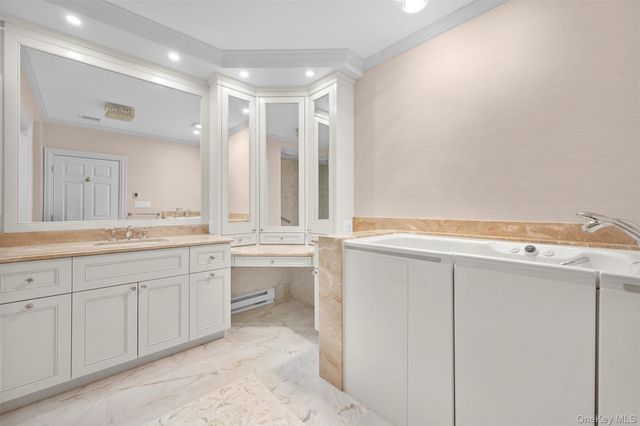 333 E Overlook, Port Washington, NY 11050