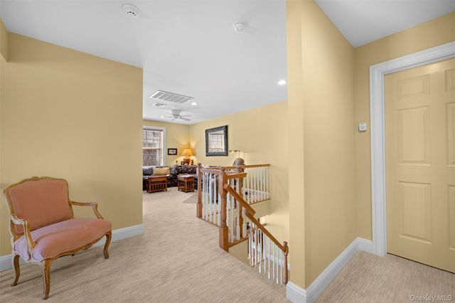 333 E Overlook, Port Washington, NY 11050