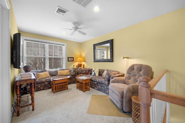 333 E Overlook, Port Washington, NY 11050