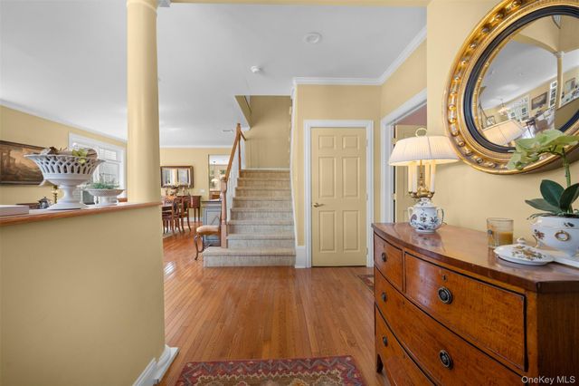 333 E Overlook, Port Washington, NY 11050