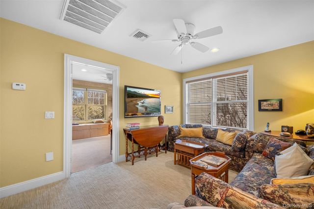 333 E Overlook, Port Washington, NY 11050