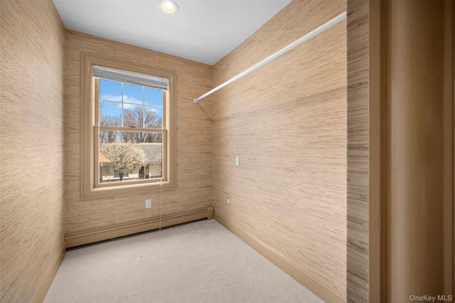 333 E Overlook, Port Washington, NY 11050