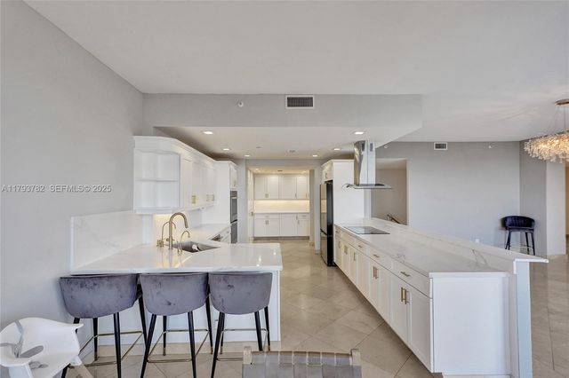 20355 NE 34th Court 2725, Aventura, FL 33180