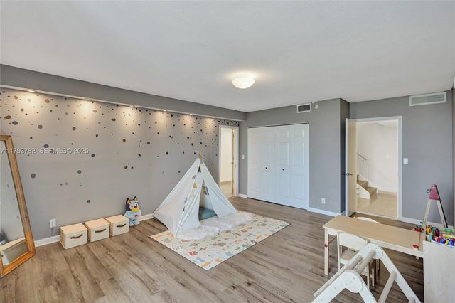 20355 NE 34th Court 2725, Aventura, FL 33180