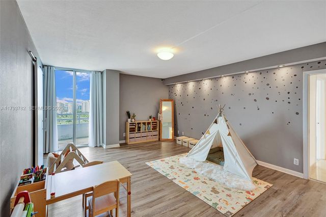 20355 NE 34th Court 2725, Aventura, FL 33180