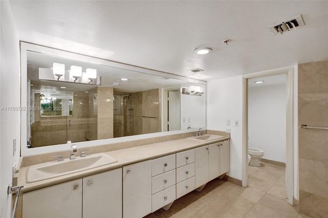 20355 NE 34th Court 2725, Aventura, FL 33180
