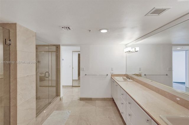 20355 NE 34th Court 2725, Aventura, FL 33180