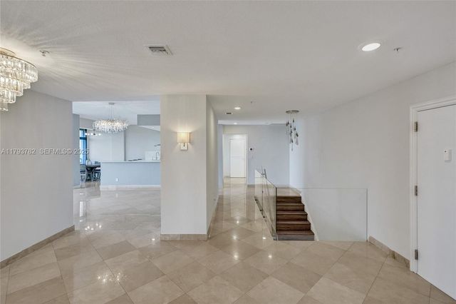 20355 NE 34th Court 2725, Aventura, FL 33180
