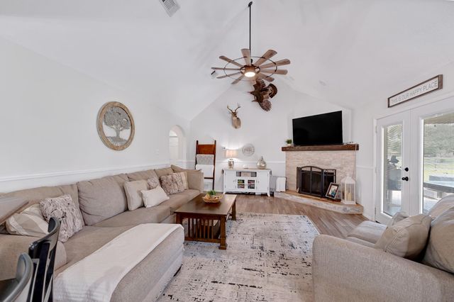 21219 Horse Shoe Drive, Manvel, TX 77578