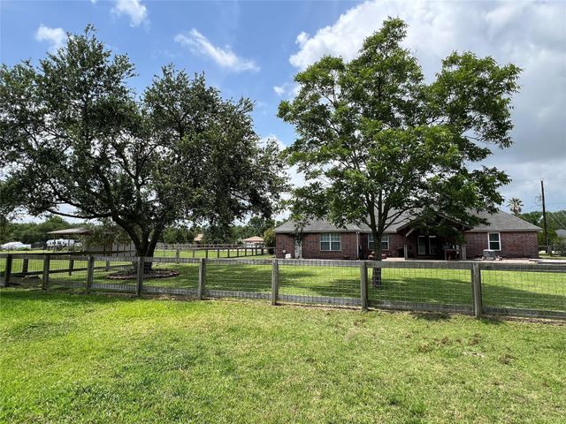 21219 Horse Shoe Drive, Manvel, TX 77578