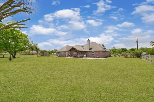 21219 Horse Shoe Drive, Manvel, TX 77578