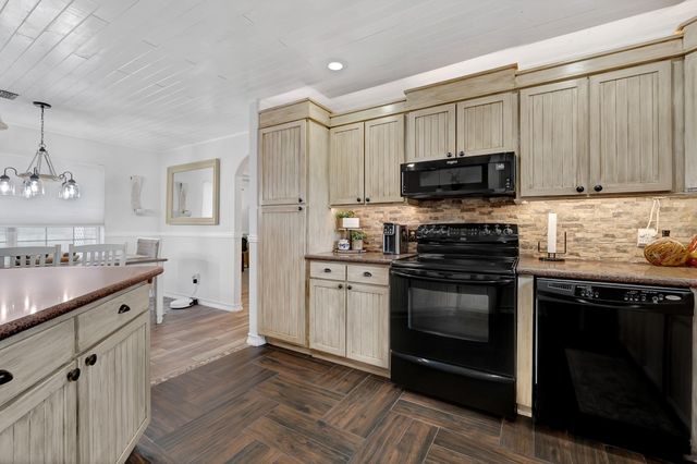 21219 Horse Shoe Drive, Manvel, TX 77578