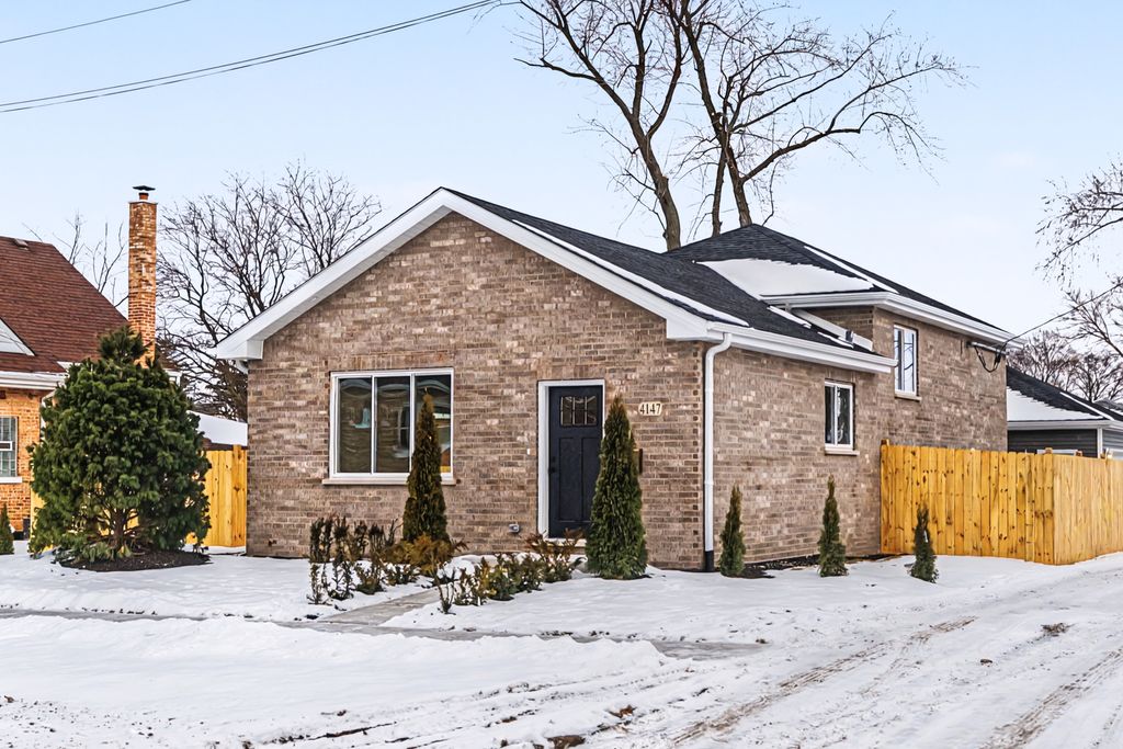 8245 43rd Place, Lyons, IL 60534