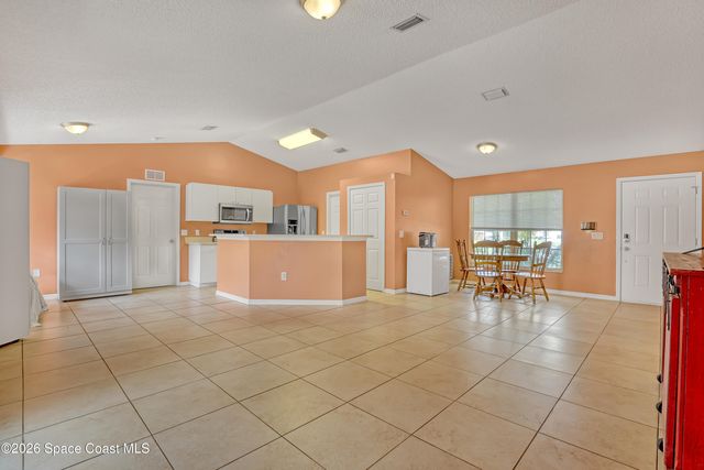 938 Jettie Street NE, Palm Bay, FL 32907