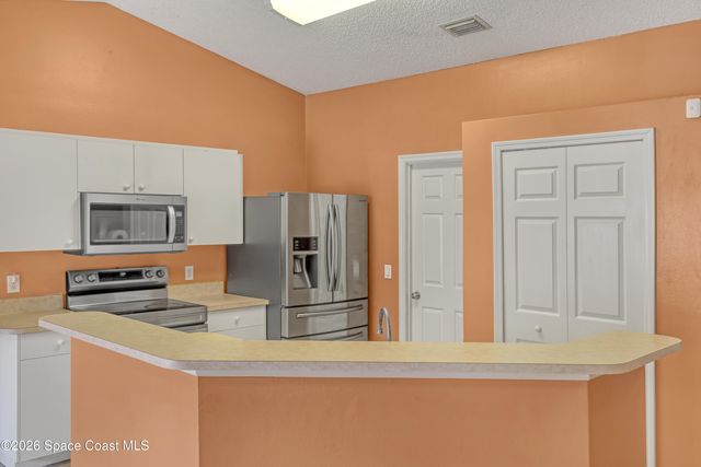 938 Jettie Street NE, Palm Bay, FL 32907