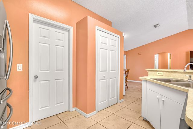 938 Jettie Street NE, Palm Bay, FL 32907