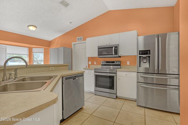 938 Jettie Street NE, Palm Bay, FL 32907