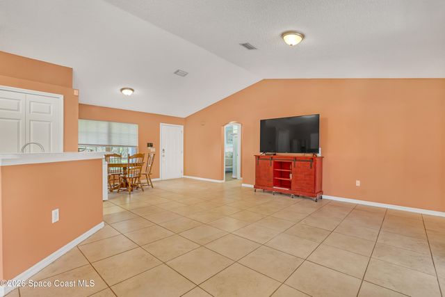 938 Jettie Street NE, Palm Bay, FL 32907