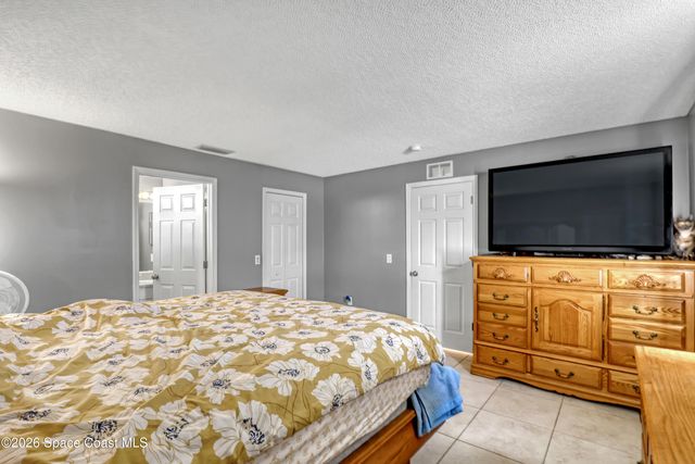 938 Jettie Street NE, Palm Bay, FL 32907
