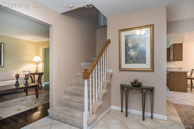 25523 Hunt Club Boulevard, Farmington Hills, MI 48335