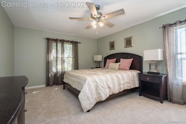 25523 Hunt Club Boulevard, Farmington Hills, MI 48335