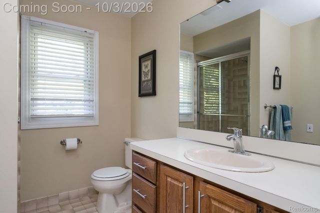 25523 Hunt Club Boulevard, Farmington Hills, MI 48335