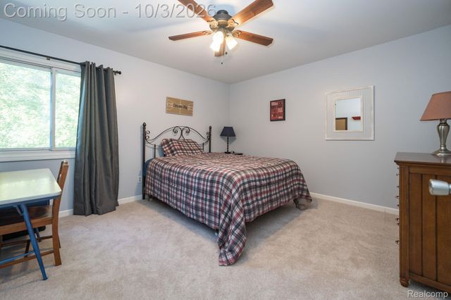 25523 Hunt Club Boulevard, Farmington Hills, MI 48335