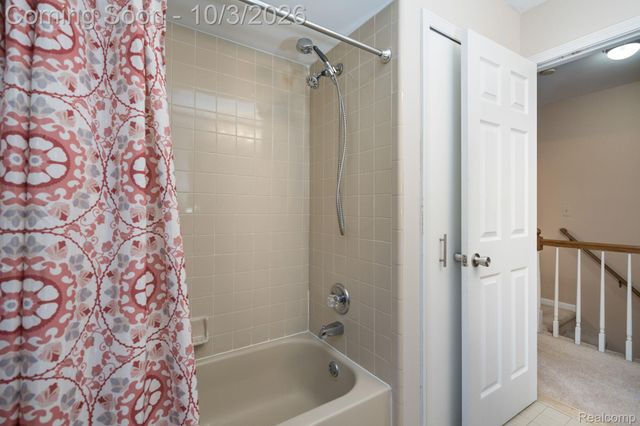 25523 Hunt Club Boulevard, Farmington Hills, MI 48335