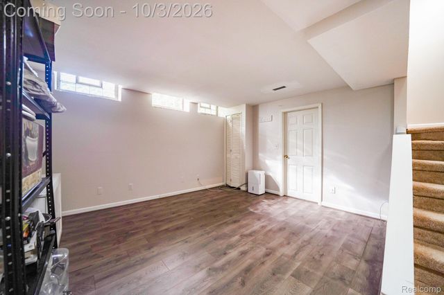 25523 Hunt Club Boulevard, Farmington Hills, MI 48335