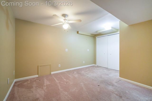 25523 Hunt Club Boulevard, Farmington Hills, MI 48335