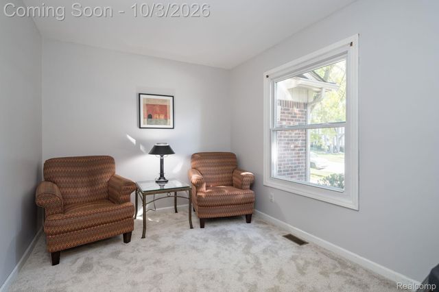25523 Hunt Club Boulevard, Farmington Hills, MI 48335