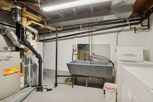 5832 Rhode Island Avenue N, Crystal, MN 55428