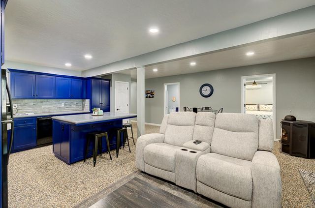 41930 Buckeye Lane, Shaver Lake, CA 93664