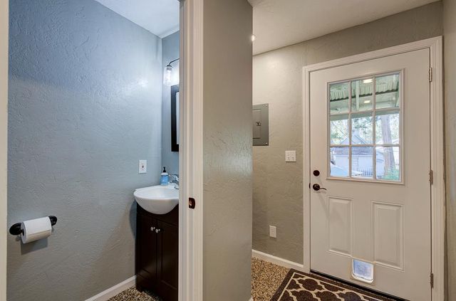 41930 Buckeye Lane, Shaver Lake, CA 93664