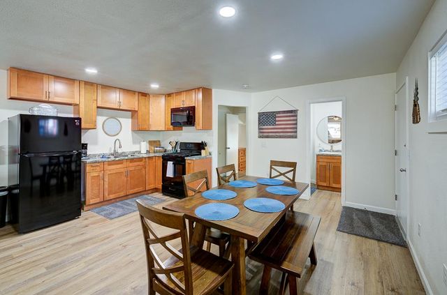 41930 Buckeye Lane, Shaver Lake, CA 93664