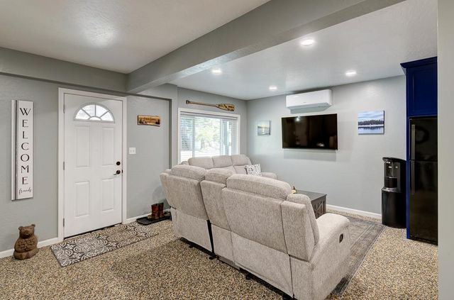 41930 Buckeye Lane, Shaver Lake, CA 93664