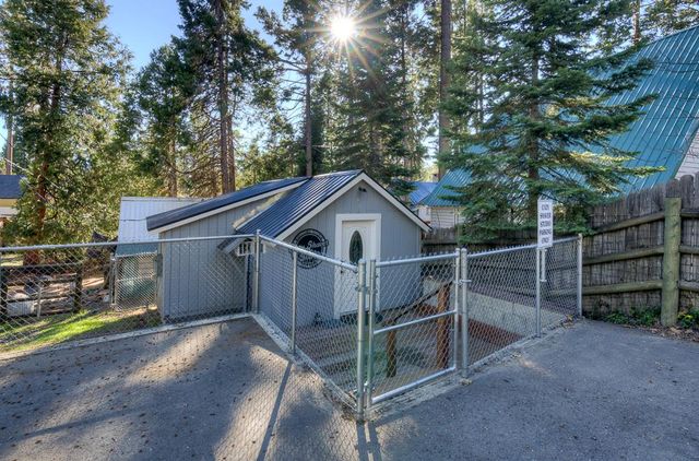 41930 Buckeye Lane, Shaver Lake, CA 93664