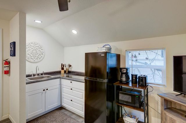 41930 Buckeye Lane, Shaver Lake, CA 93664