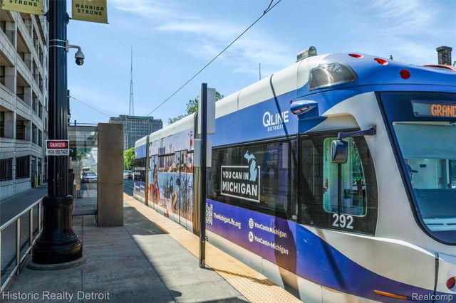 1300 E LAFAYETTE Street 905, Detroit, MI 48207