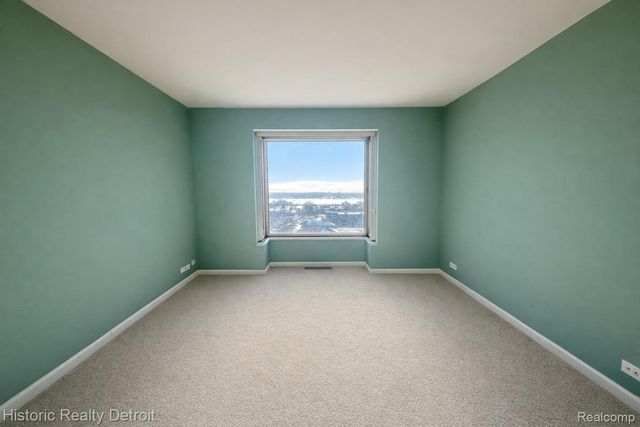 1300 E LAFAYETTE Street 905, Detroit, MI 48207