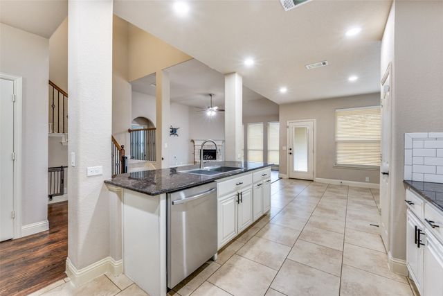 1137 Cardinal Ridge Road, Burleson, TX 76028