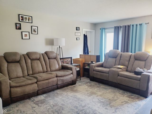 8522 Palo Verde Terrace, Indianapolis, IN 46227