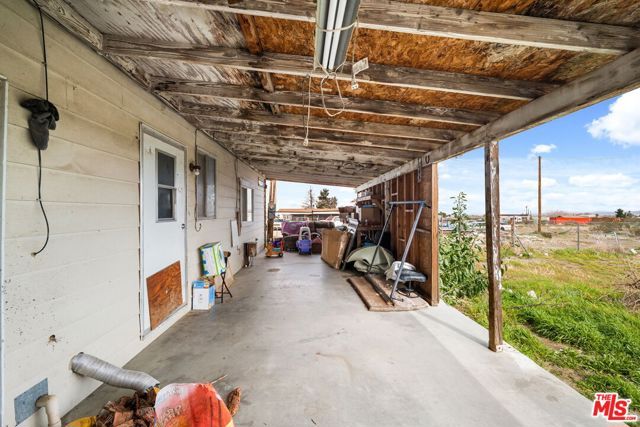 4120 La Mesa Road, Phelan, CA 92371