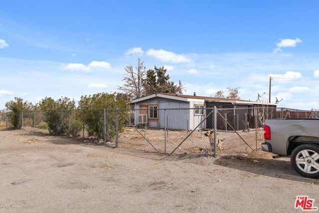 4120 La Mesa Road, Phelan, CA 92371