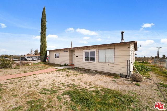 4120 La Mesa Road, Phelan, CA 92371