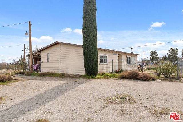 4120 La Mesa Road, Phelan, CA 92371