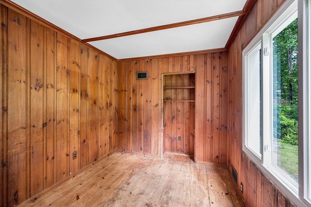 395 Kingsbury Ave, Haverhill, MA 01835